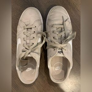 Nike Cream Slip On’s